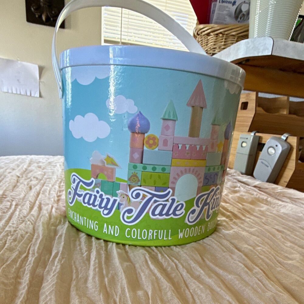 Fairy Tale Kingdom Wooden Building Blocks 80-Piece Set Bucket/Tub Age 1+